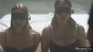 ❤️❤️沉迷学习的极品姐妹花找男人做爱释放，蒙着眼睛穿着情趣黑丝舔吸鸡巴享受被支配的感觉❤️